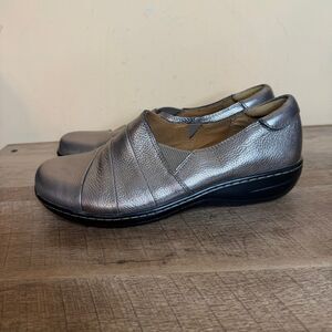 Montana Artisan Ladies size 8.5 Cayla Gold w/Pleating Accent Shoes